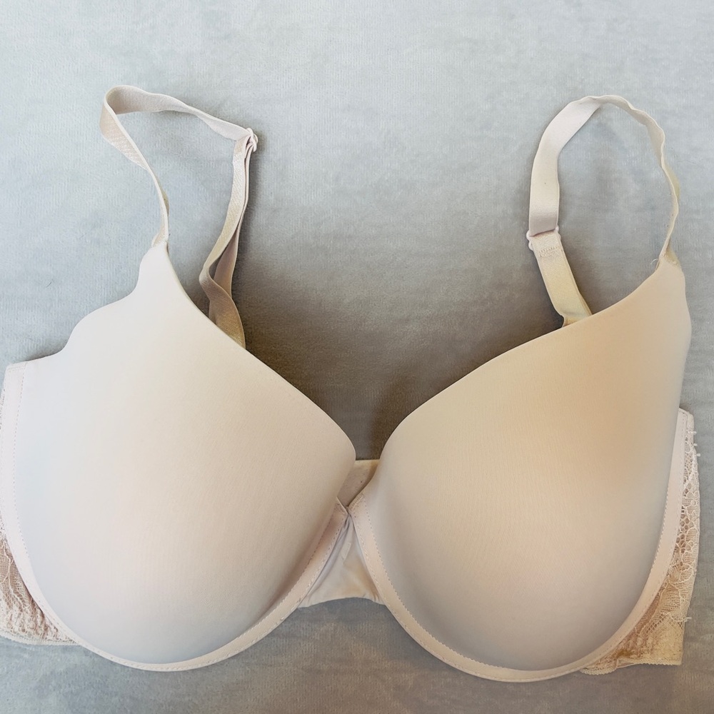Victoria's Secret Cream Lace Bra